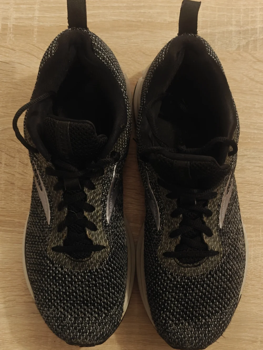 Brooks Transmit Running Shoes Black Silver Grey Womens 10 Walking